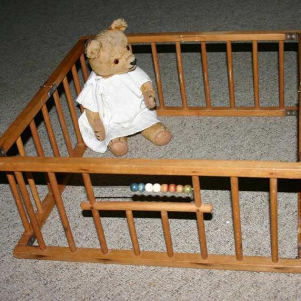 Puppenlaufgitter Holz vintage