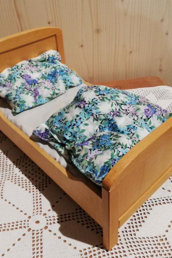 Puppenmöbel-Set Kasten, Kommode Bett usw.