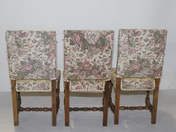 Puppenmöbelset Tisch und 8 Stühle gepolstert