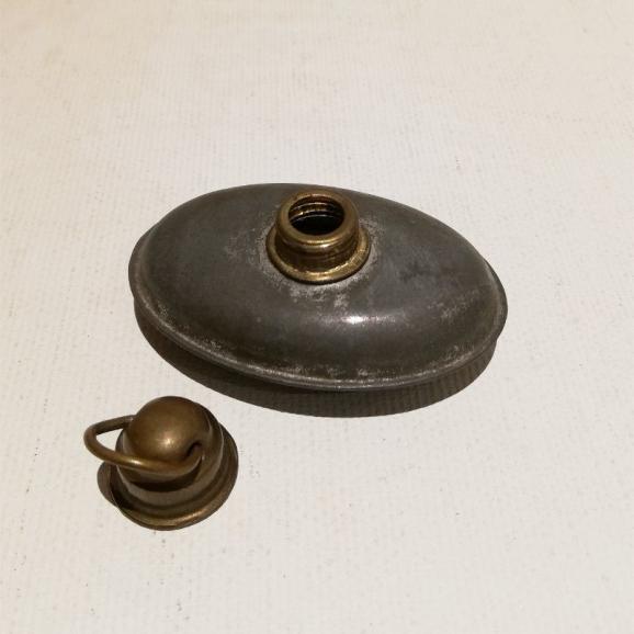 Puppenhaus-Bettflasche Metall antik