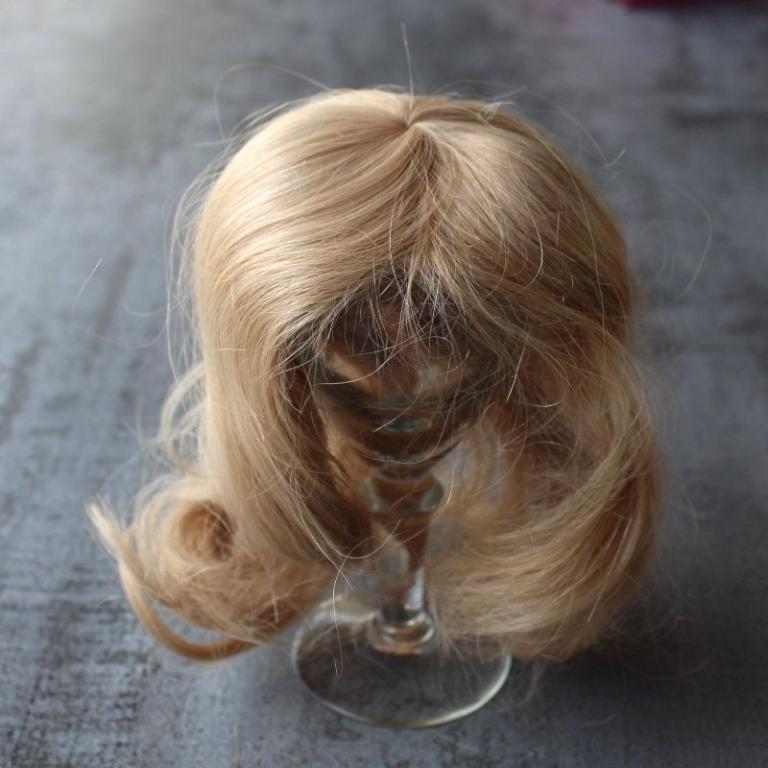 Puppenperücke Echthaar blond lang